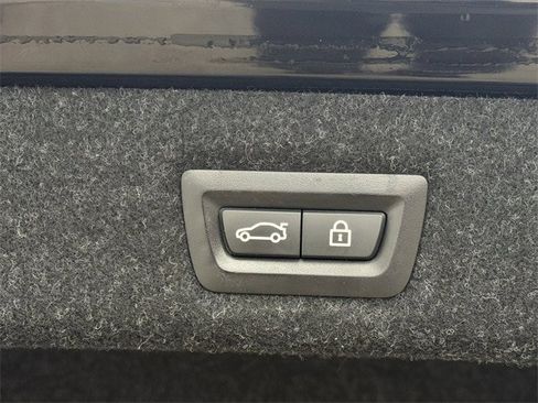 Used 2021 BMW 530i 530i w/ M Sport Package image 34