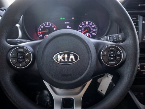 Used 2021 Kia Soul S image 11