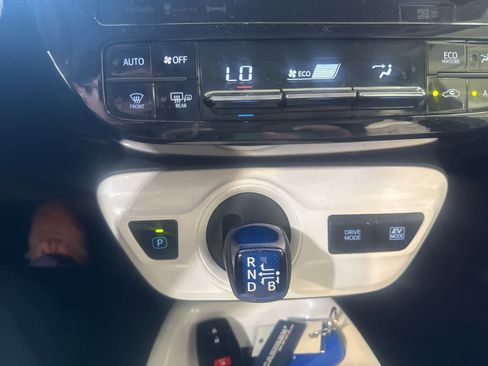 Used 2016 Toyota Prius Three FWD image 28