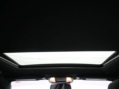 Used 2023 Dodge Charger R/T w/ Blacktop Package RWD image 37