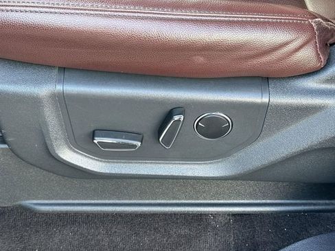 Used 2022 Ford Expedition Limited image 34