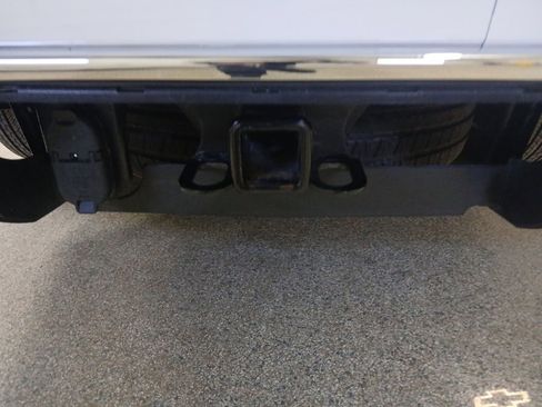 Used 2024 Chevrolet Suburban LT image 27