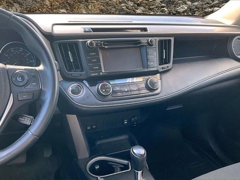 Used 2018 Toyota RAV4 XLE image 6