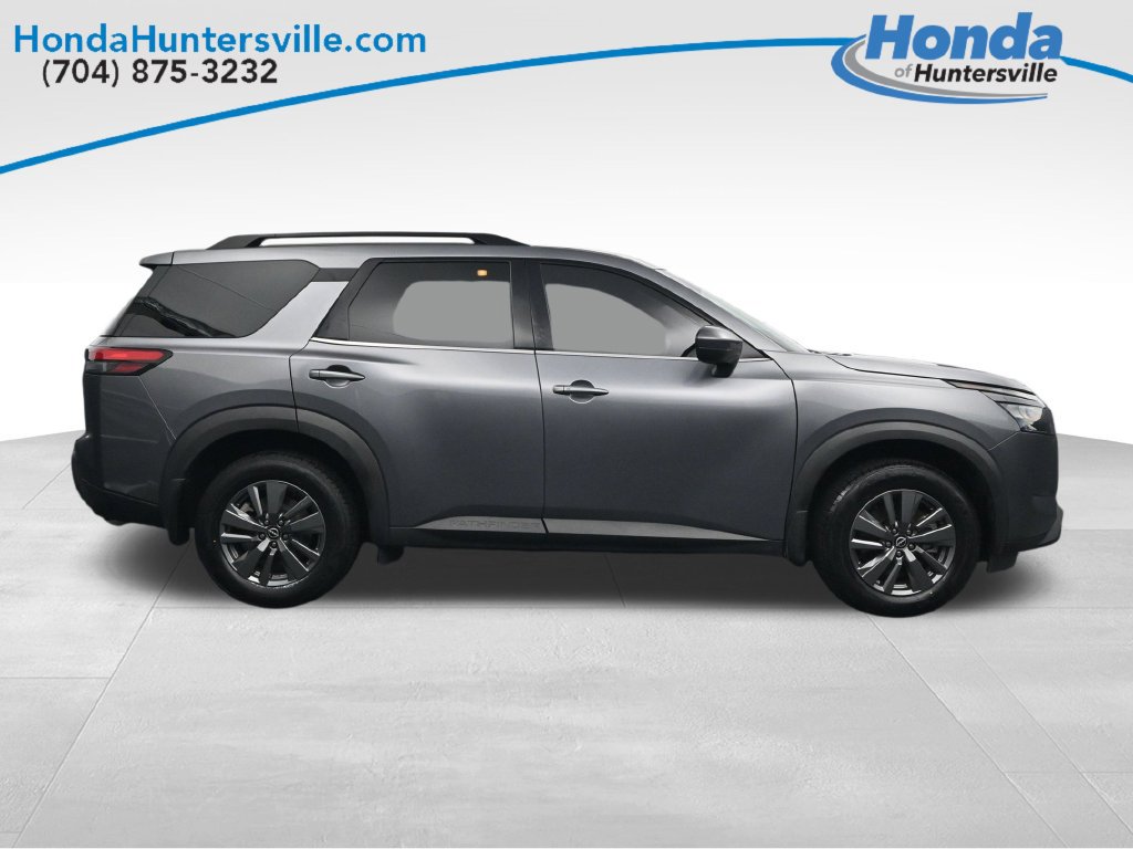 Used 2024 Nissan Pathfinder SV FWD image 9