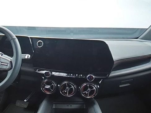 Used 2025 Chevrolet Blazer EV RS image 18