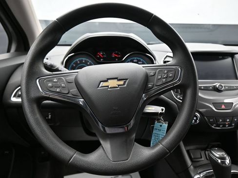 Used 2016 Chevrolet Cruze LT FWD image 14