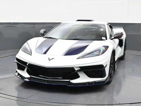 Used 2025 Chevrolet Corvette Stingray Coupe w/ 1LT RWD image 8