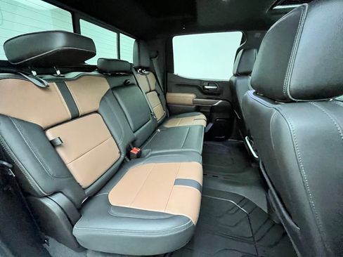 Used 2022 Chevrolet Silverado 1500 High Country w/ Technology Package AWD/4WD image 37