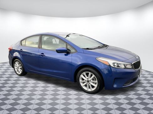 Used 2017 Kia Forte LX w/ LX Popular Package image 1