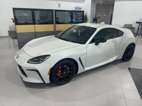 New 2025 Toyota GR86 Premium image 17