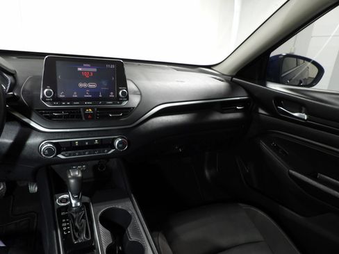 Used 2020 Nissan Altima 2.5 S FWD image 13