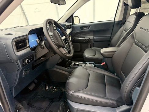 New 2025 Ford Maverick Lariat w/ Black Appearance Package image 12