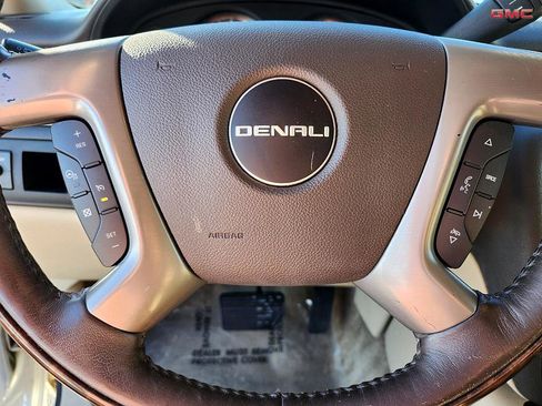 Used 2013 GMC Yukon XL Denali image 17