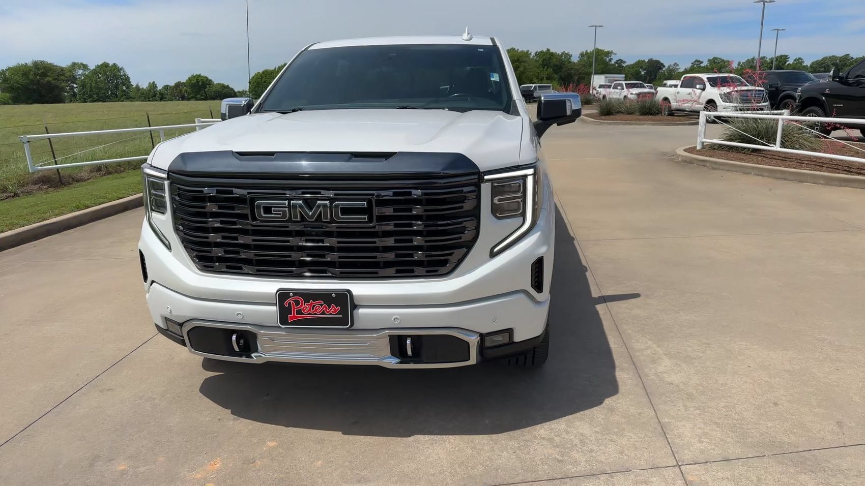 Used 2023 GMC Sierra 1500 Denali Ultimate AWD/4WD image 4