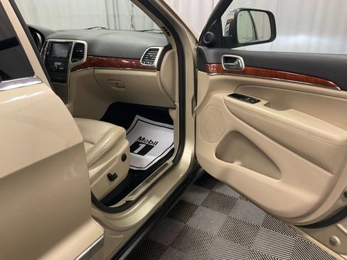 Used 2011 Jeep Grand Cherokee Limited w/ Trailer Tow Group IV image 24