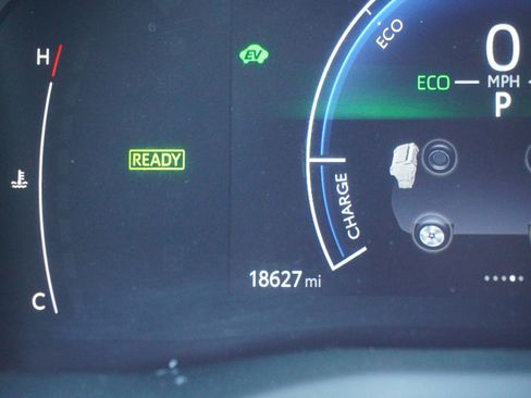 Used 2025 Toyota Camry LE image 23