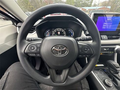 New 2025 Toyota RAV4 XLE image 15