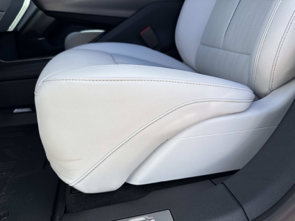 New 2027 Cadillac Lyriq Sport w/ LPO, Floor Liner Package AWD/4WD image 20