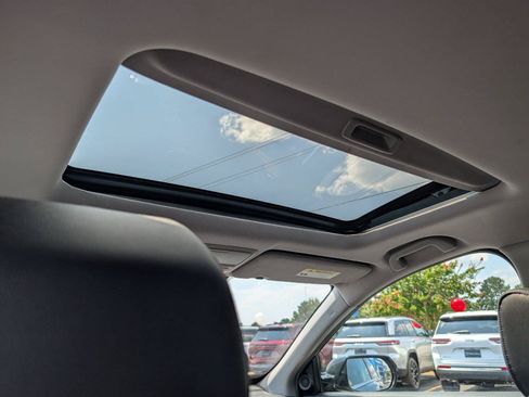 Used 2022 Honda CR-V EX-L image 31
