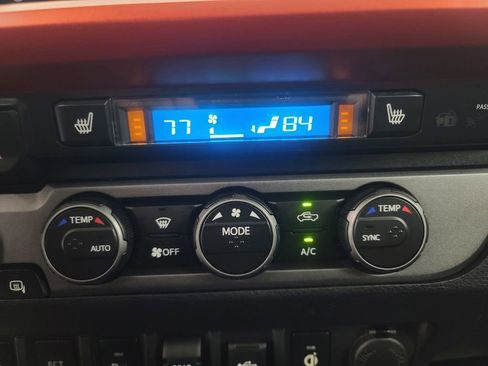 Used 2020 Toyota Tacoma TRD Sport image 37