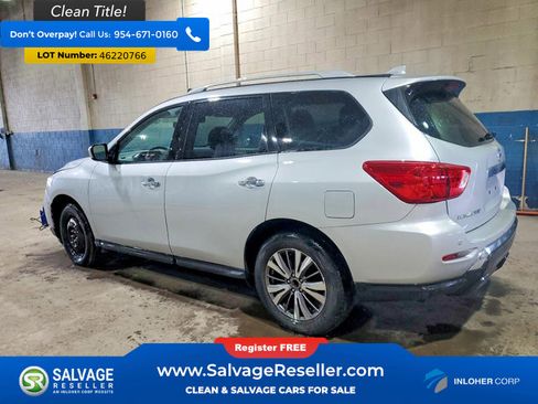 Used 2020 Nissan Pathfinder SV image 3