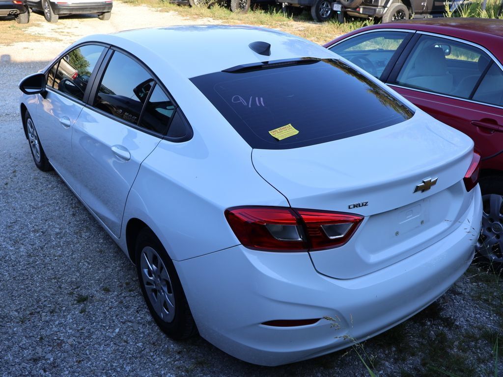 Used 2019 Chevrolet Cruze Sedan FWD image 23