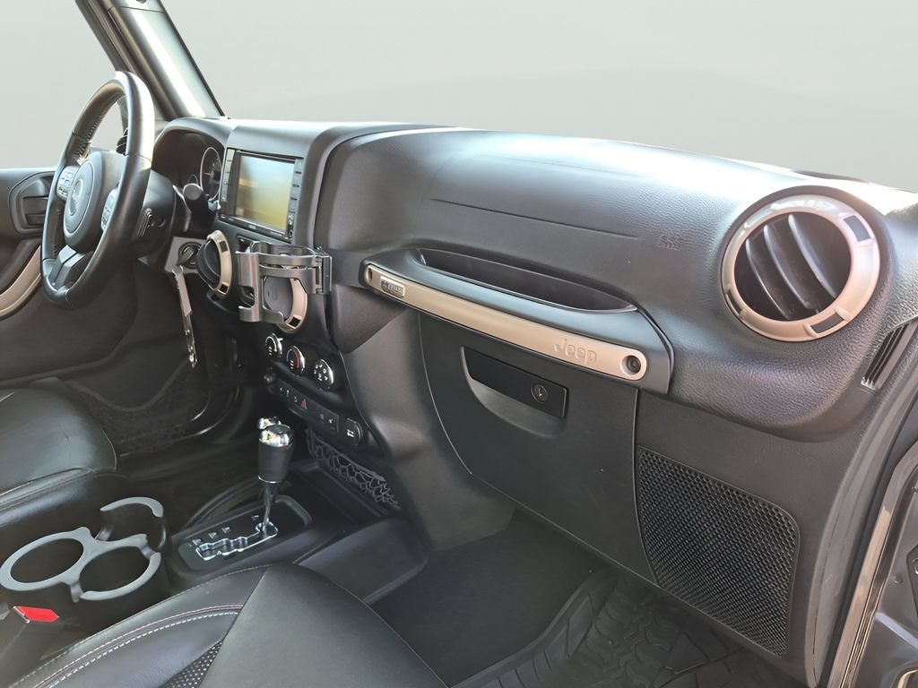 Used 2016 Jeep Wrangler Unlimited Sahara AWD/4WD image 46