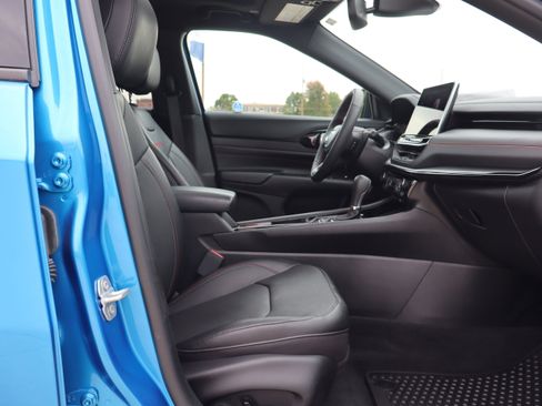 Used 2024 Jeep Compass Trailhawk w/ Trailhawk Elite Group image 13