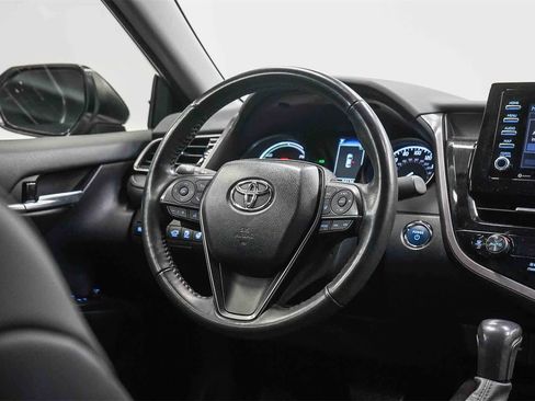 Used 2023 Toyota Camry SE w/ Cold Weather Package image 15