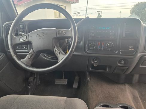 Used 2007 Chevrolet Silverado 2500 LT w/ Heavy-Duty Power Package image 17