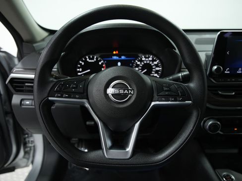 Used 2024 Nissan Altima 2.5 SV image 26