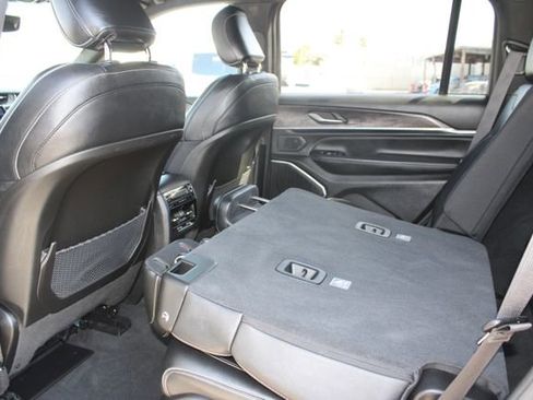 Used 2023 Jeep Grand Cherokee L Overland AWD/4WD image 43