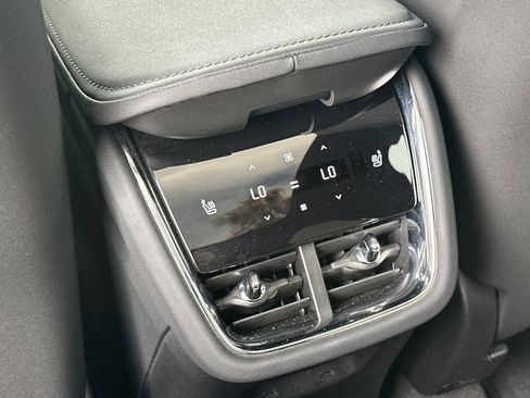 Certified 2025 Volvo EX90 Ultra AWD/4WD image 13