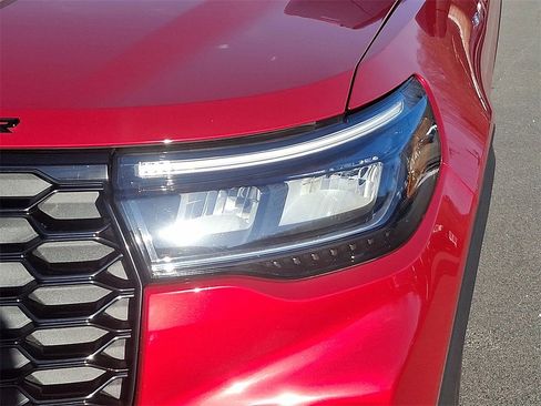 Used 2025 Ford Explorer ST-Line image 9