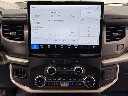 Used 2024 Ford Expedition Max XLT image 23