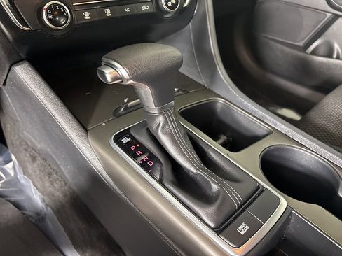 Used 2020 Kia Optima S image 18