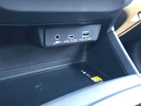 Certified 2025 Subaru Crosstrek 2.5i Limited w/ Crosstrek Mirror Package image 18