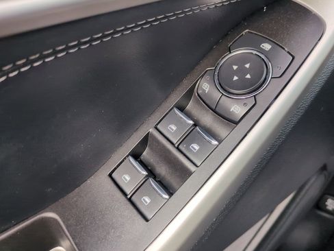 Used 2021 Ford Explorer XLT w/ Equipment Group 202A image 14