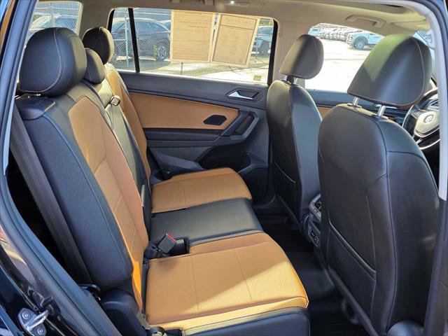 Used 2019 Volkswagen Tiguan SEL w/ 3rd Row Seat Package AWD/4WD image 12