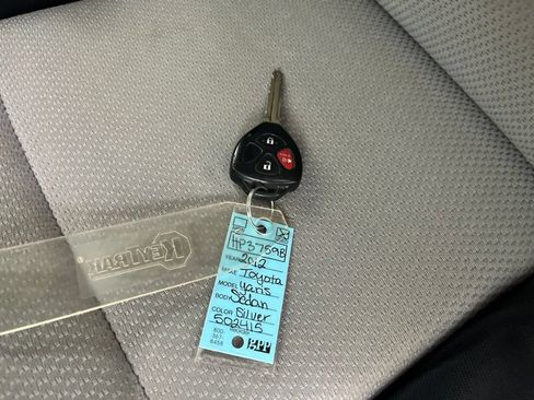 Used 2012 Toyota Yaris LE FWD image 60