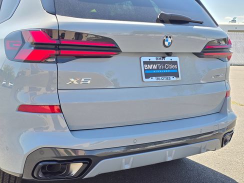 New 2026 BMW X5 xDrive40i w/ M Sport Package AWD/4WD image 38