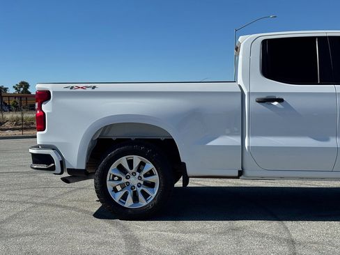Used 2023 Chevrolet Silverado 1500 Custom image 8