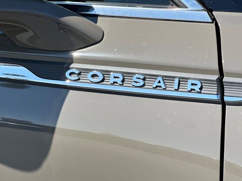 New 2025 Lincoln Corsair Reserve w/ Equipment Group 202A image 26