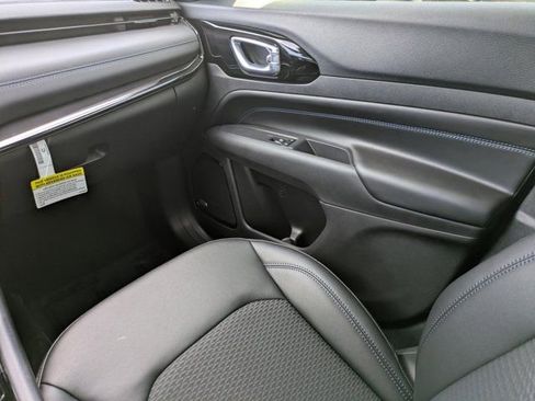 New 2026 Jeep Compass Latitude w/ Sun and Sound Group AWD/4WD image 15