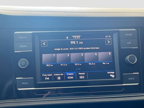 Used 2023 Volkswagen Jetta SE FWD image 14