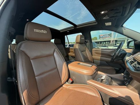 Used 2021 Chevrolet Tahoe High Country w/ Premium Package AWD/4WD image 28