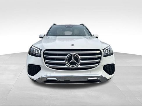 Used 2025 Mercedes-Benz GLS 450 4MATIC image 9