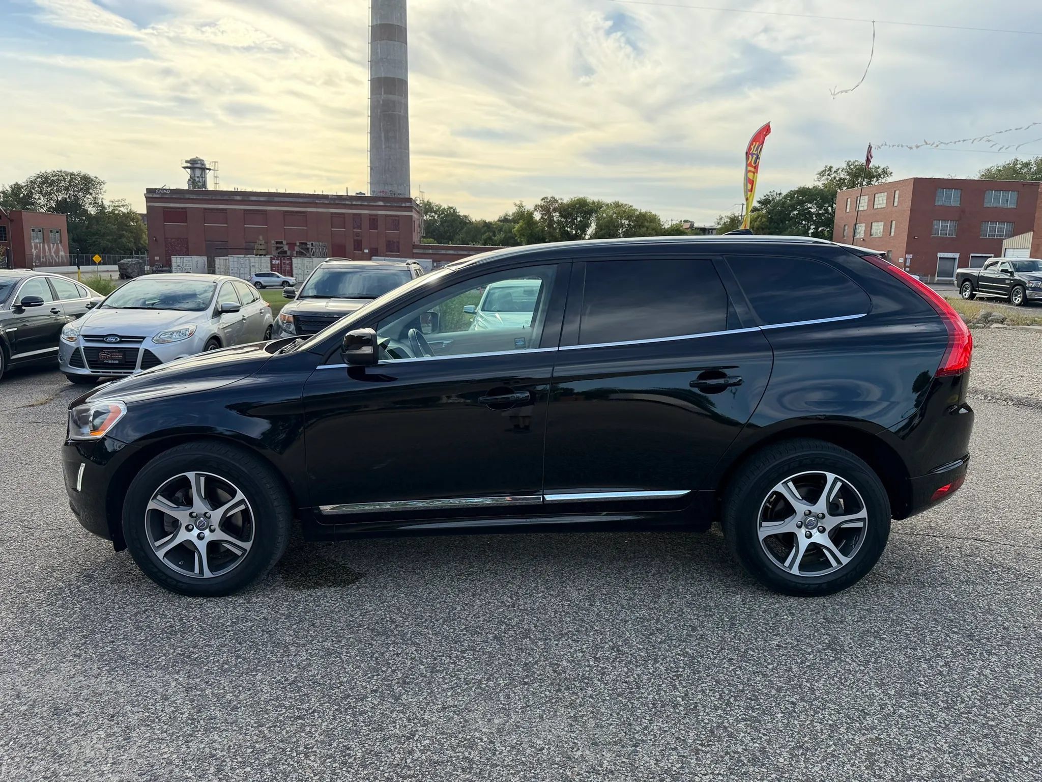 Used 2015 Volvo XC60 T6 AWD/4WD image 3