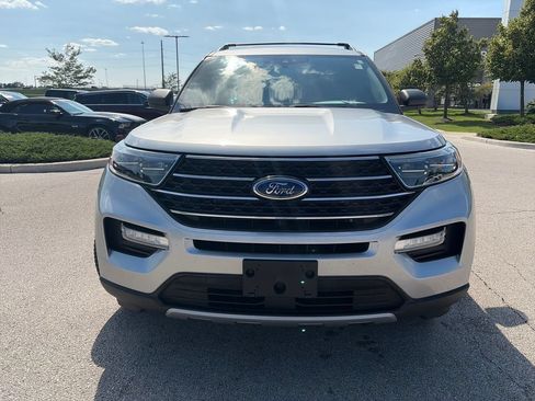 Used 2020 Ford Explorer XLT w/ Equipment Group 202A AWD/4WD image 2