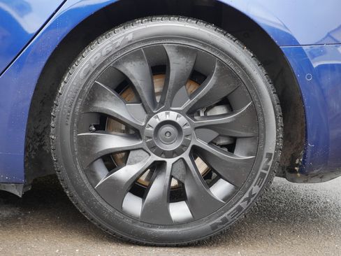 Used 2019 Tesla Model 3 Standard Range image 11